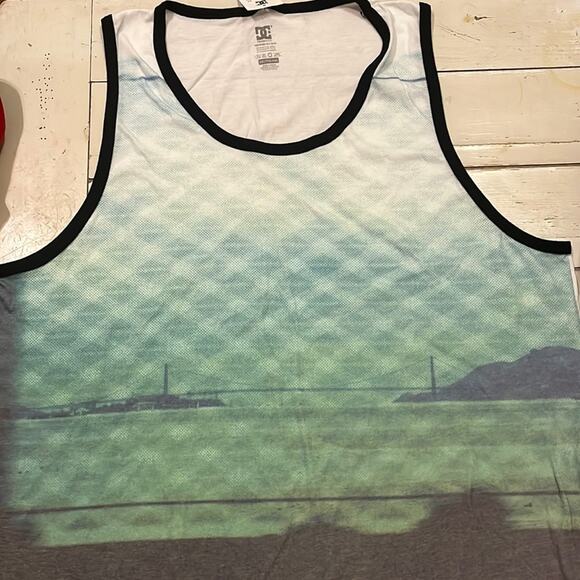 DC Tank Top Mens Shirt XXLarge Sleeveless Cotton blend Misty Morning Beach - Picture 1 of 6